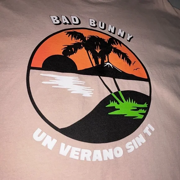 Bad Bunny Un Verano Sin Ti Concert T-Shirt Unisex Size XL Beach Palm Trees - Picture 1 of 11